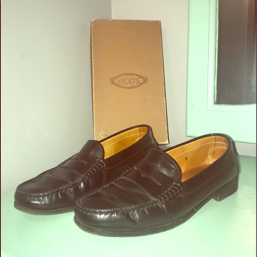 Tod’s black loafers